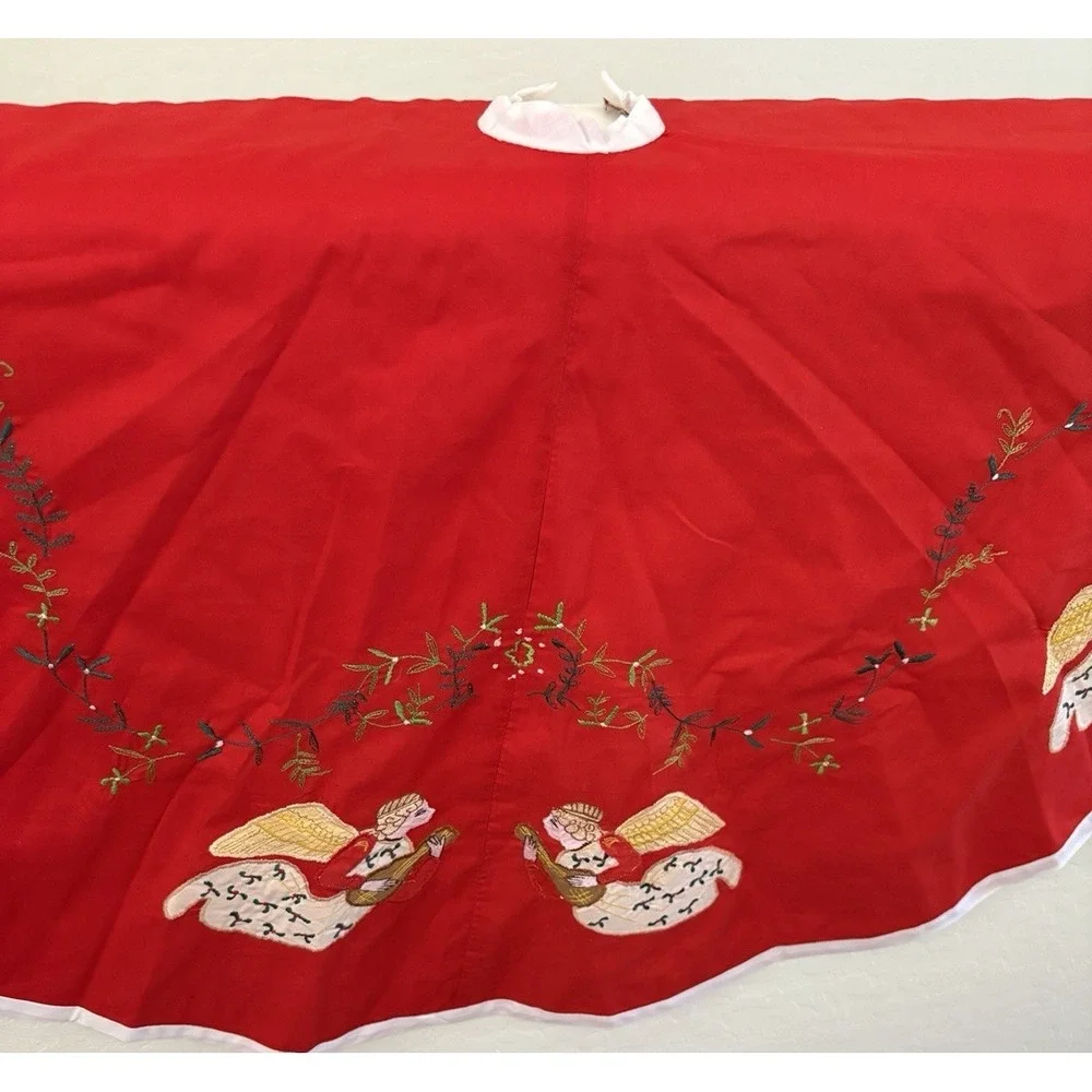 TREE SKIRT Vintage Hand Made 3-D Beautiful Christmas Tree‎ Embroidery Angels red